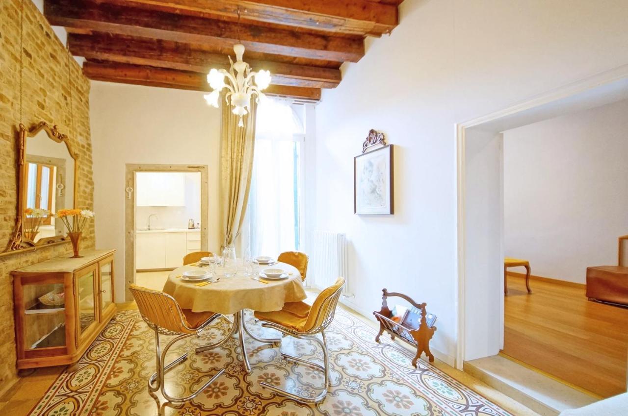 Dolcevita N 499 Biennale Apartamento Venecia